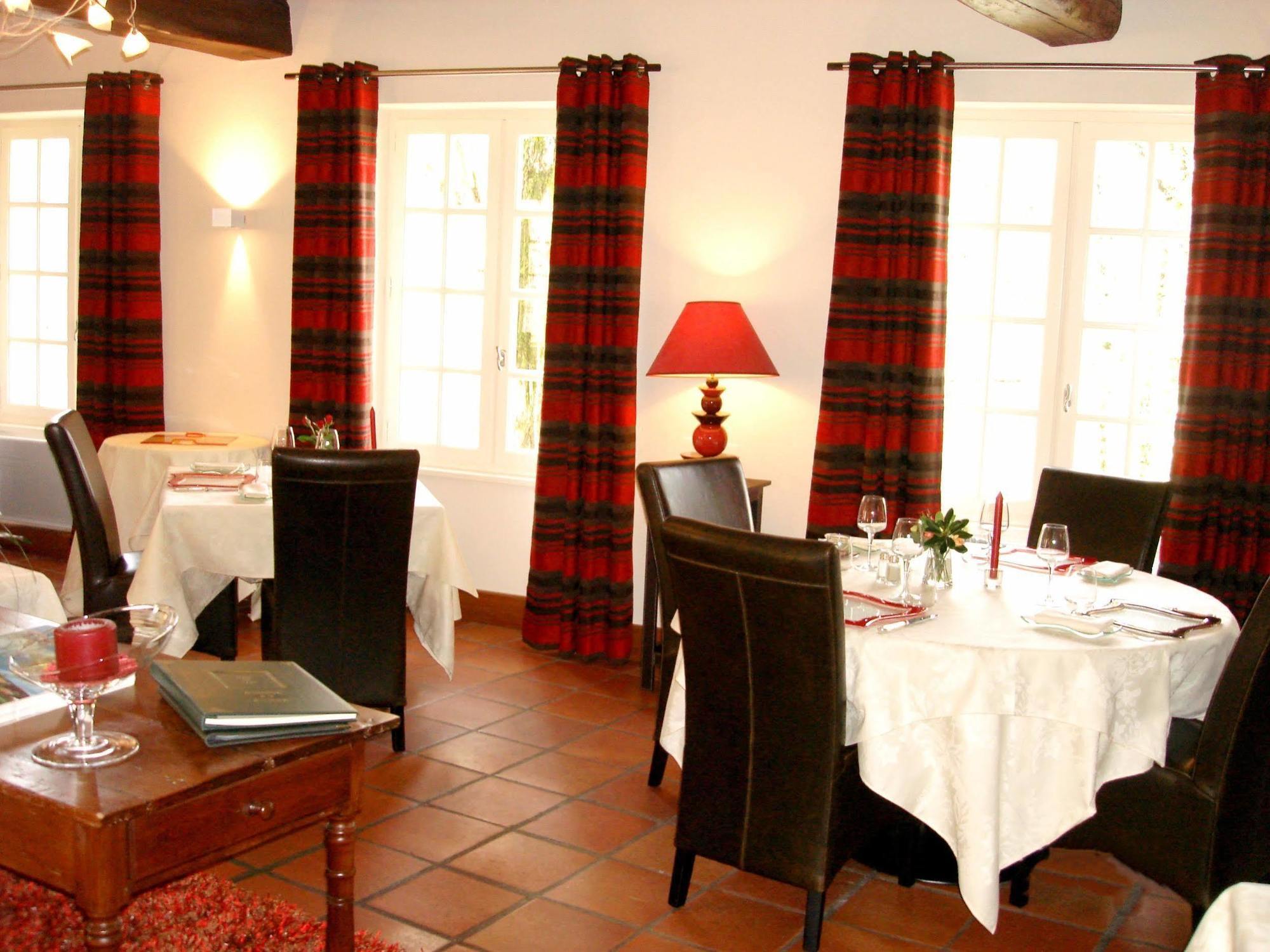 Logis Auberge De La Riviere Les Velluire-sur-Vendee Экстерьер фото