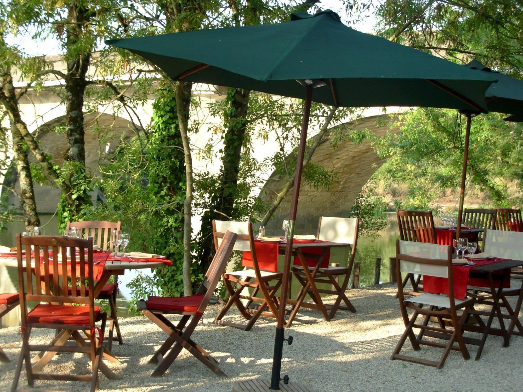 Logis Auberge De La Riviere Les Velluire-sur-Vendee Экстерьер фото